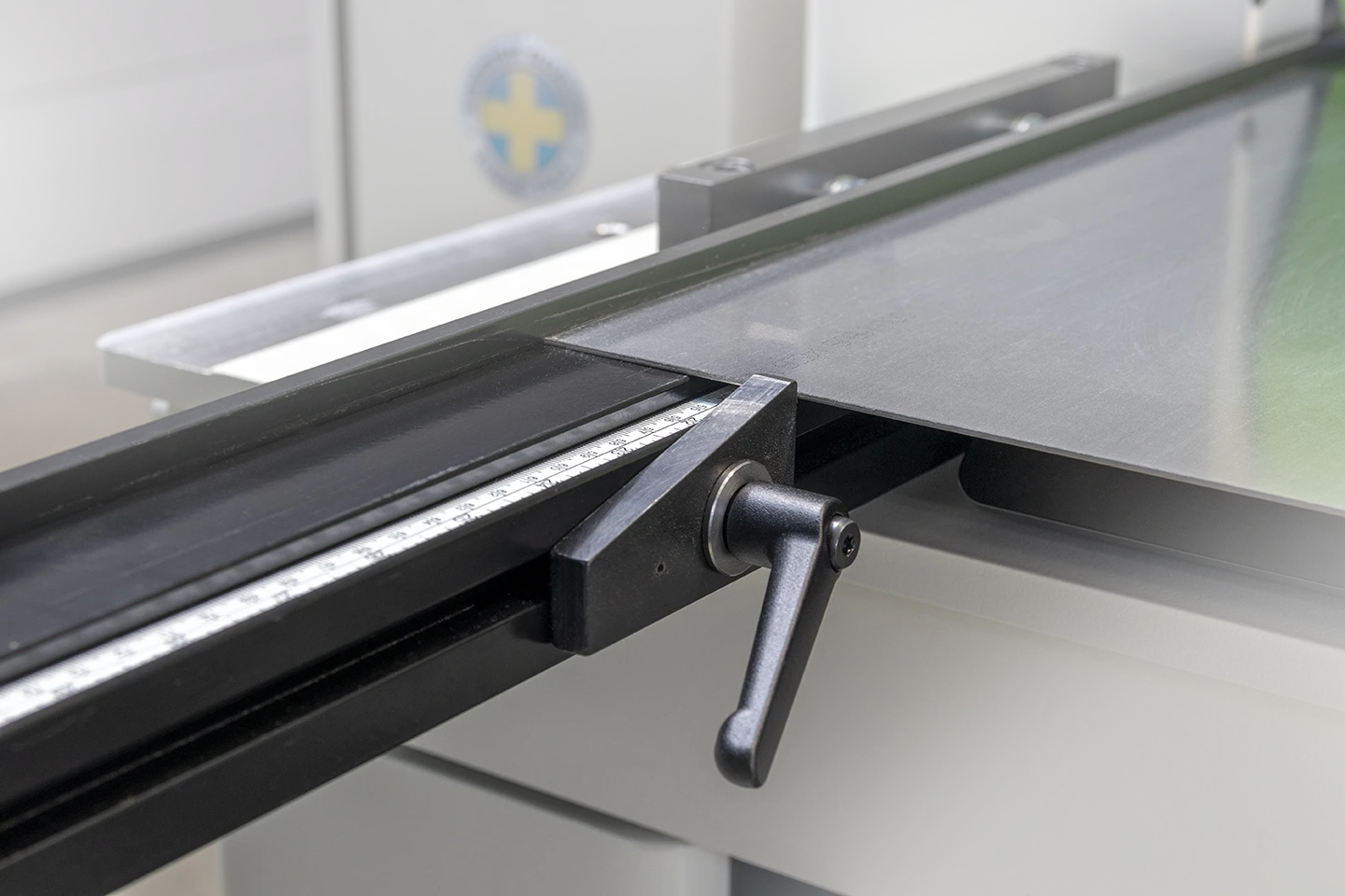 squaring arm with T-groove and angle stop for metal shear evo duo