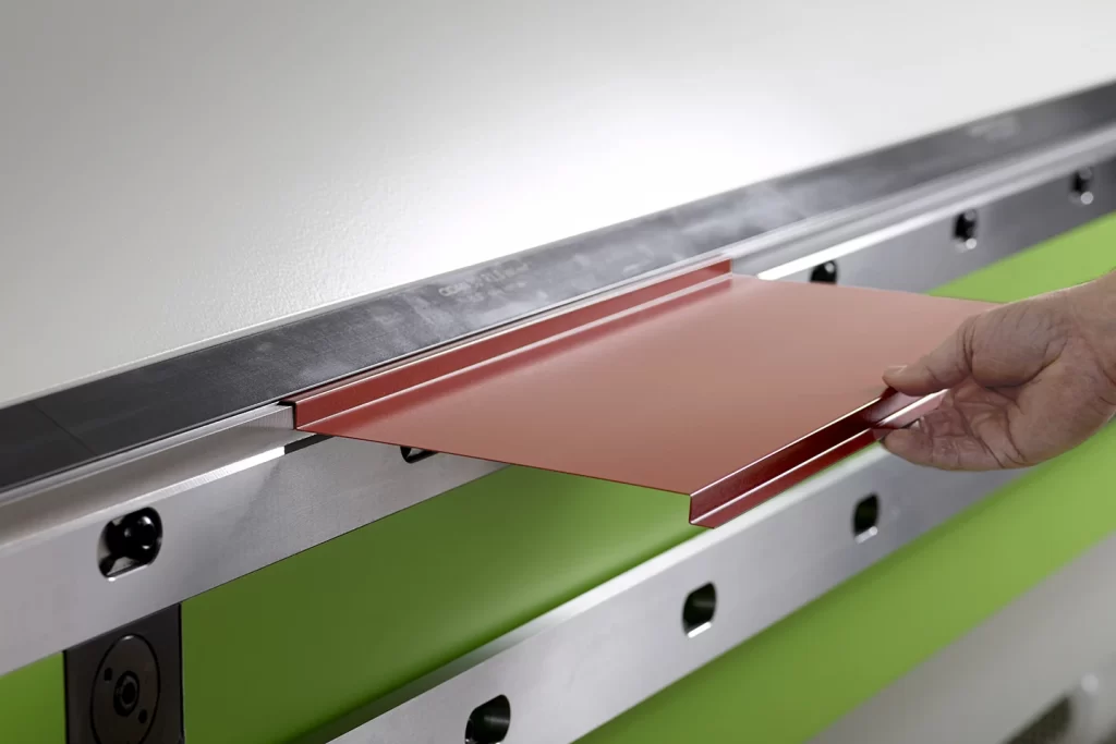 cidan folding machine with narrow folding beam tool for small flanges