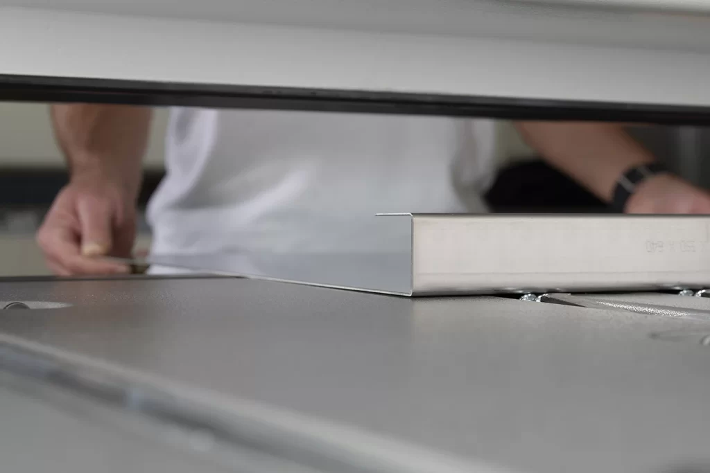 large opening height of the clamping beam for greater flexibility with a cidan folding machine