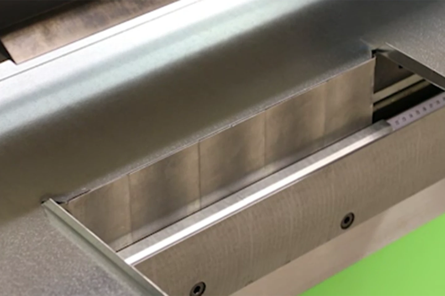 pre bend tools in a forma folding machine