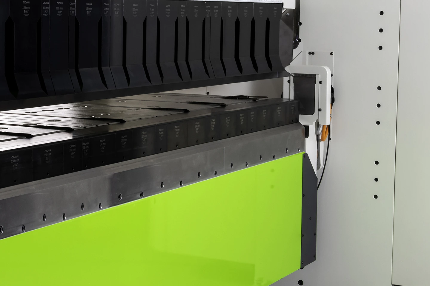 adjustable folding centre on a folding machine pro z