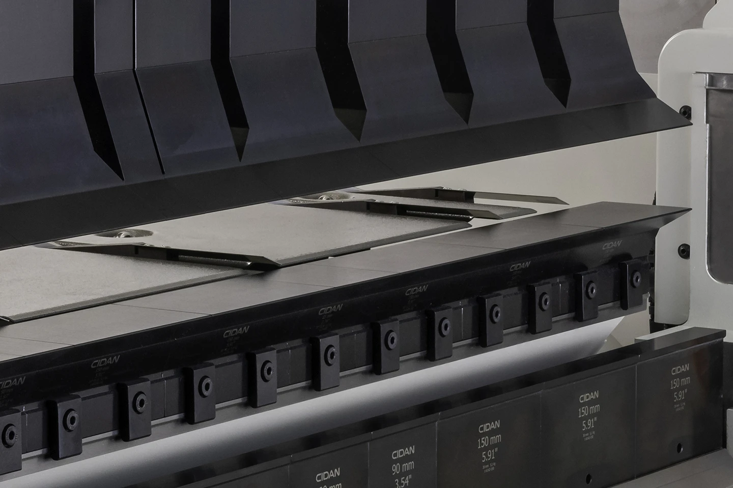 divied lower beam tools in up down folder pro z