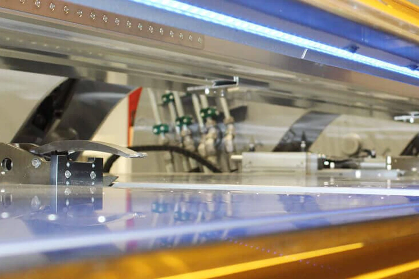 led bending lights in a thalmann longfolder for increased safety